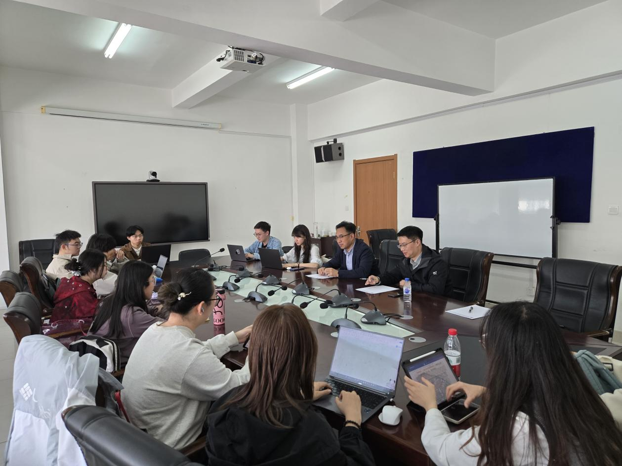 “现代文明与哲学经典文本的再现”学术工作坊第三期暨“国际化学术视野与学术能力的培养”座谈会成功举办