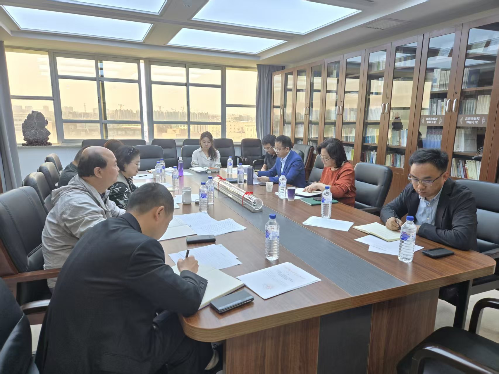 哲学社会学院召开新时代“吉大精神”讨论会